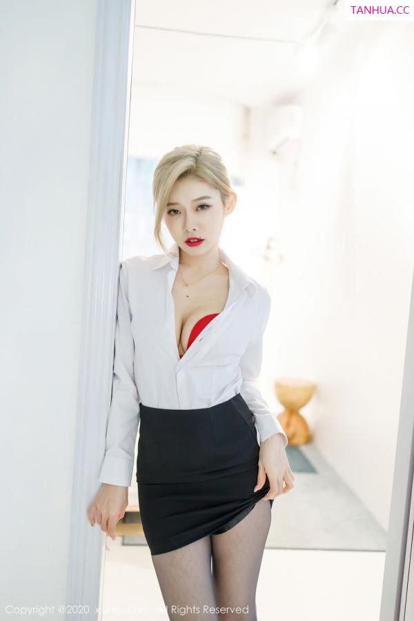 李凯诗 luvian本能 [XiuRen]高清写真图 2020.08.20 No.2466 luvian本能第44张图片